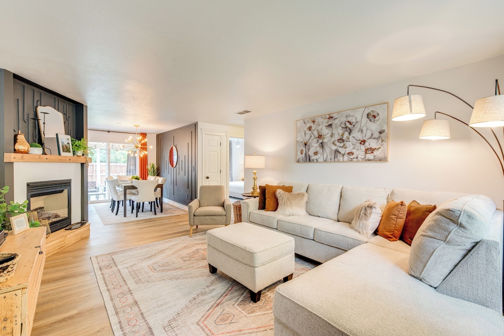 Loveland Retreat Near Dtwn w Outdoor Dining — 4-Star Luxury Hotel in Loveland, United States