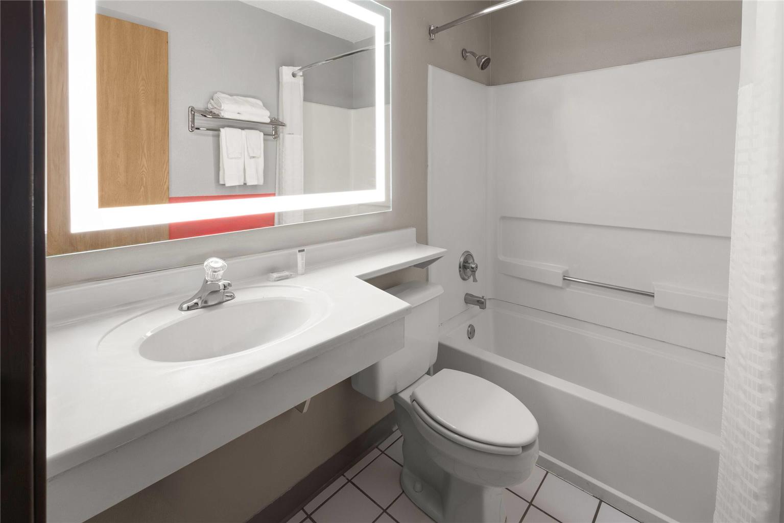 Super 8 by Wyndham New Stanton - photo 27