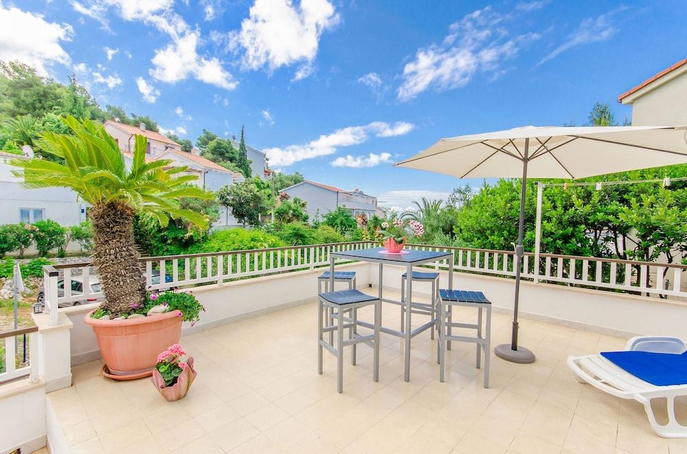 Apartments Zvonimir — 4-Star Luxury Hotel in Hvar, Croatia