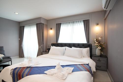 Latkrabangbishome Near Suvarnabhumi Airport ลาดกระบังบิซโฮม — 4-Star Luxury Hotel in Lat Krabang, Thailand