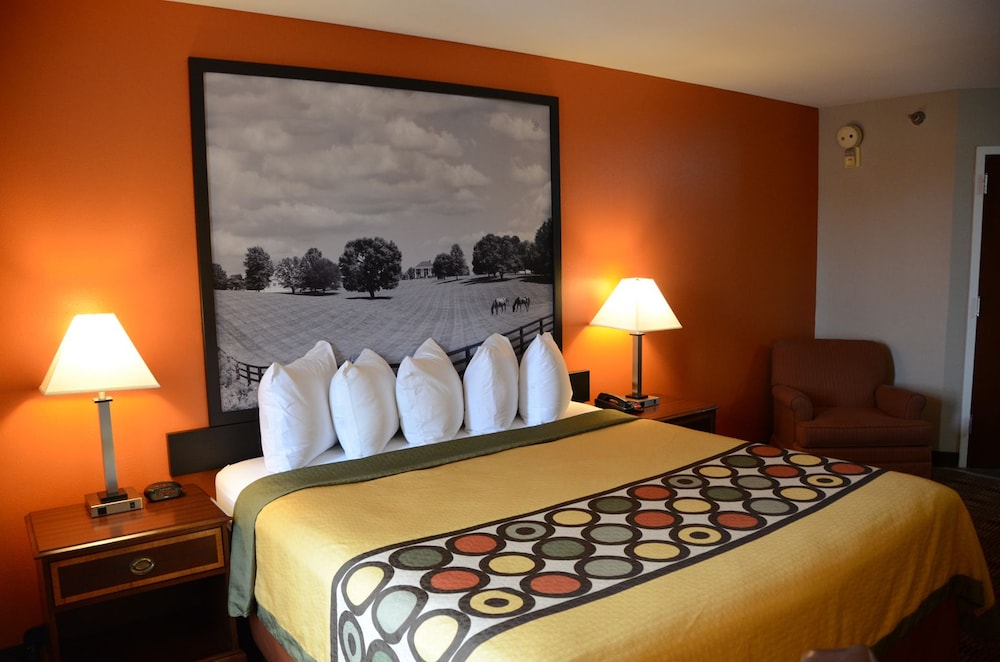 Super 8 by Wyndham Louisville Expo Center - photo 6