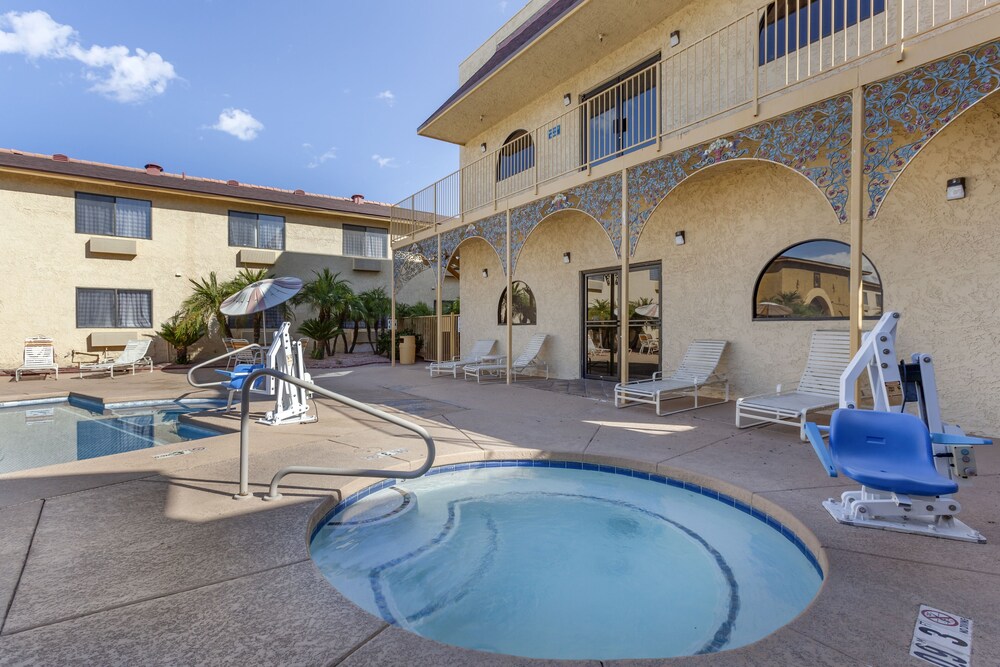 Quality Inn Phoenix Scottsdale West - photo 18