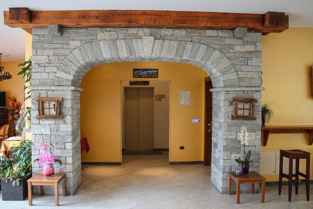 Crabun — hotel in Pont-Saint-Martin