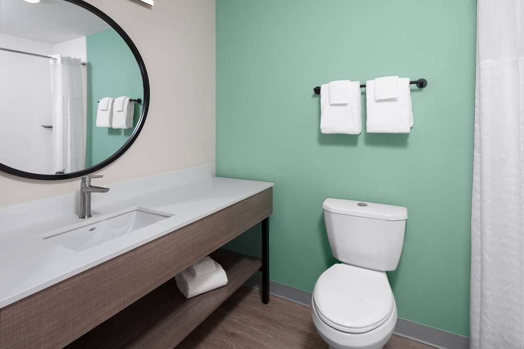 ECHO Suites Extended Stay by Wyndham Madison - photo 38