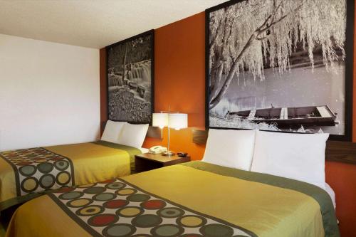 Super 8 By Wyndham Woodward - photo 4