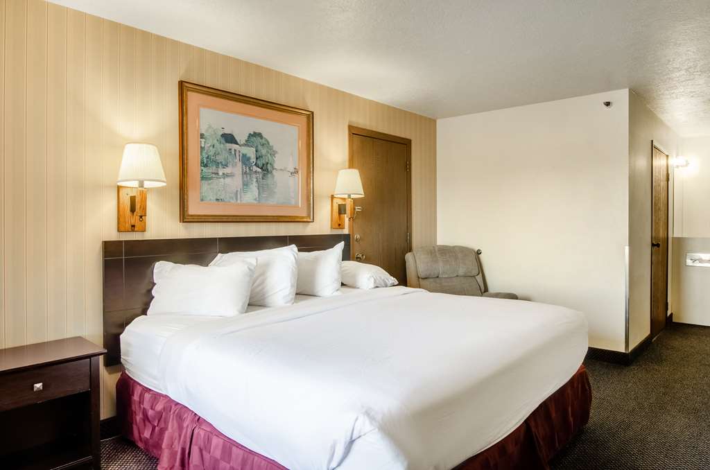 Americas Best Value Inn & Suites Ft. Collins E at I 25 - photo 6