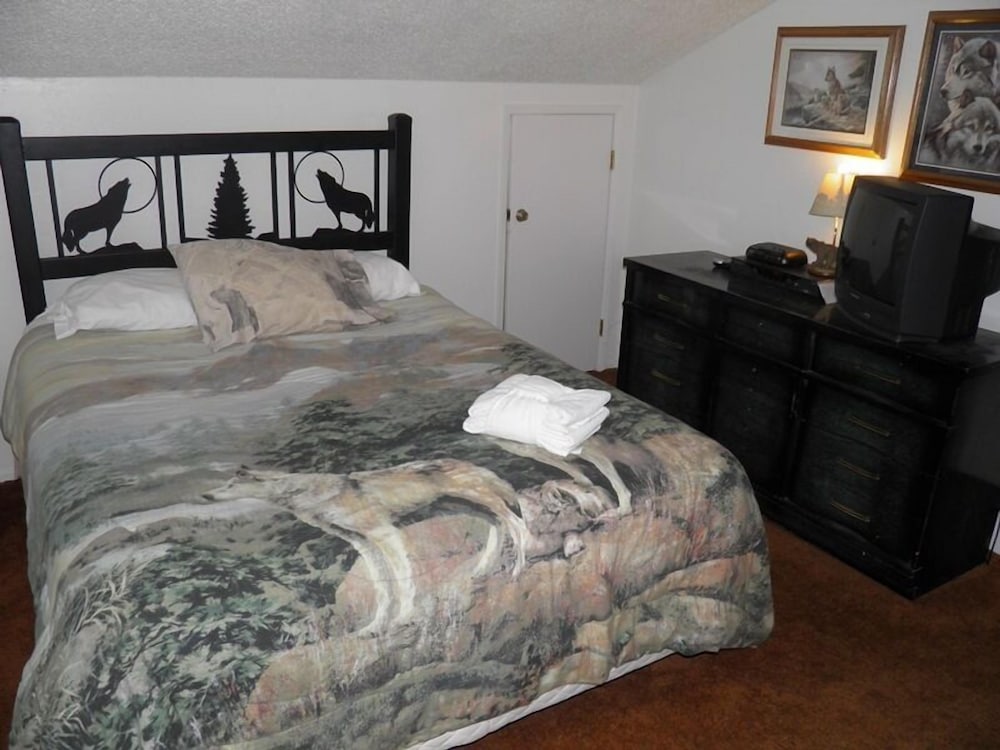 3832 Regina Rd. - photo 2