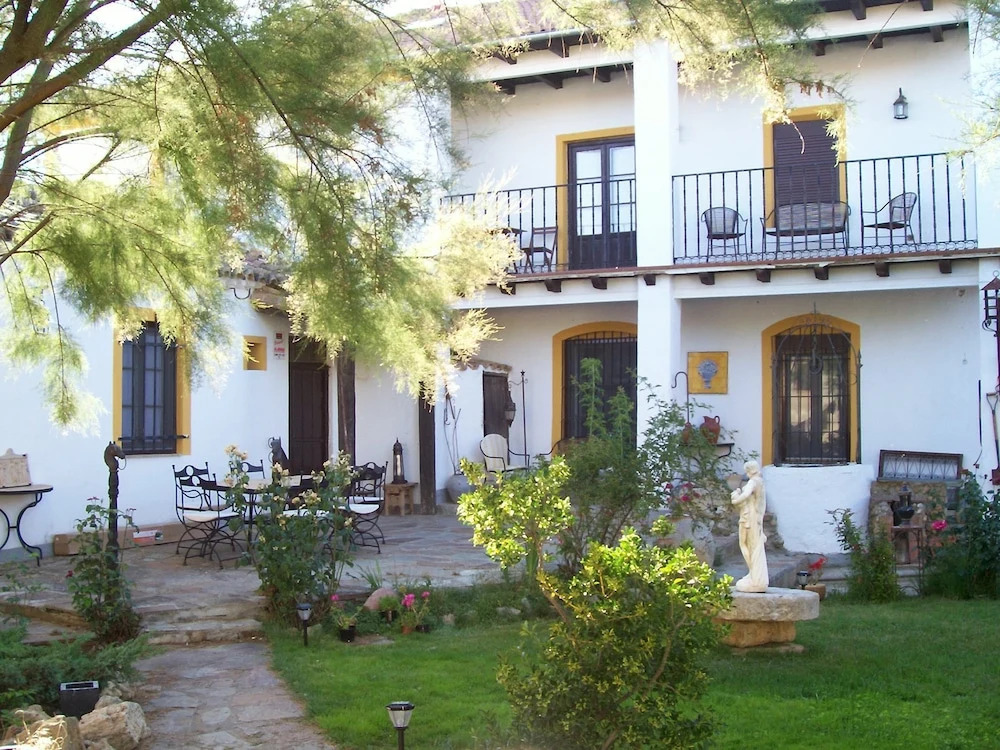 Quinta del Canal — 4-Star Luxury Hotel in Tamariz De Campos, Spain