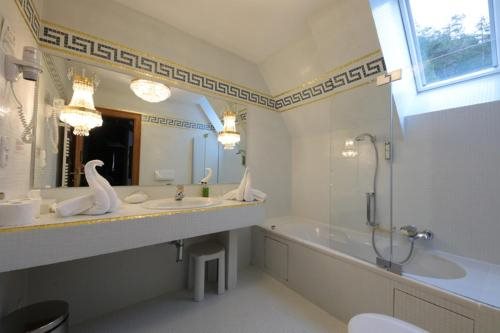 Schloss Hotel Fernsteinsee — Nassereith — photo 4