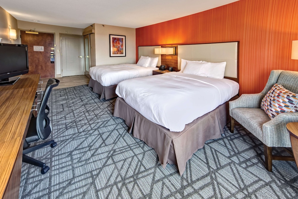 Hilton Knoxville Airport - photo 13
