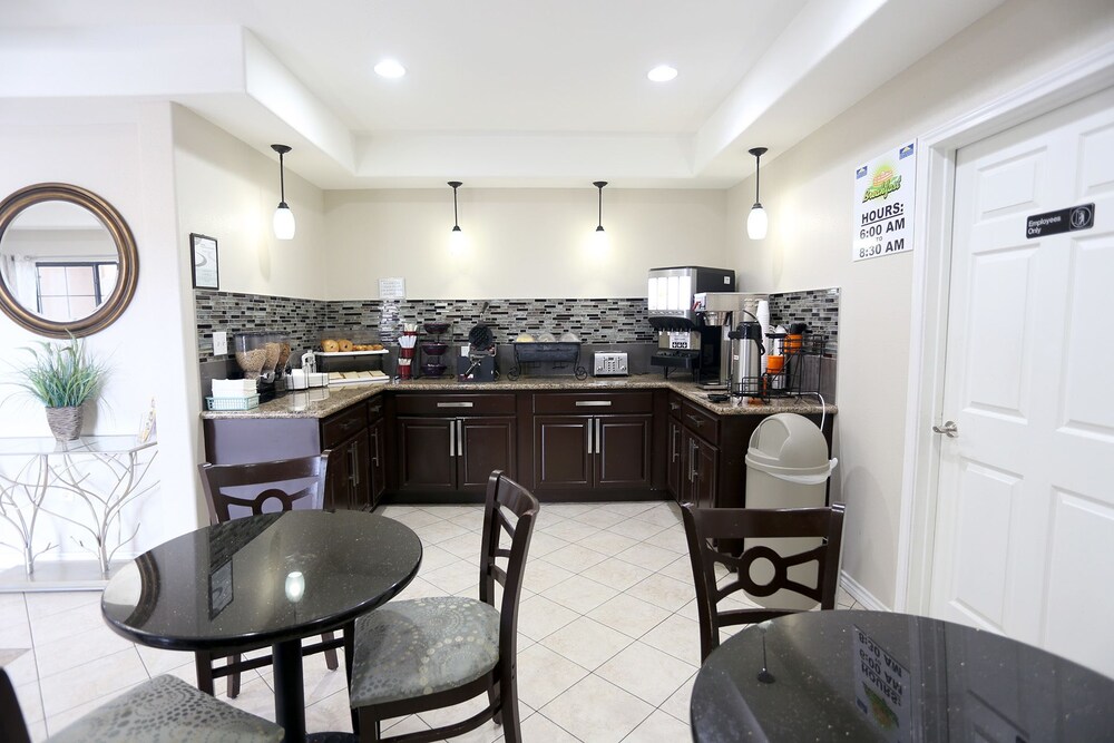 Executive Inn & Suites Jewett - photo 37
