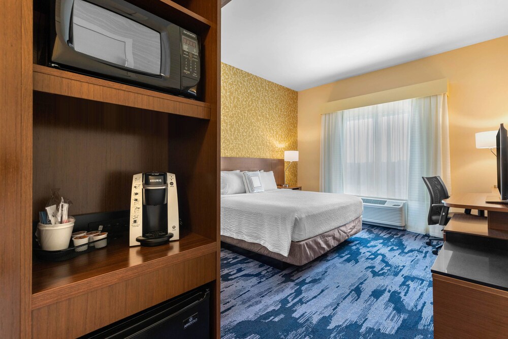 Fairfield Inn & Suites by Marriott Mebane - photo 10
