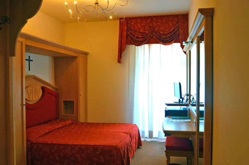 Hotel Villa Verde — Assisi — photo 3