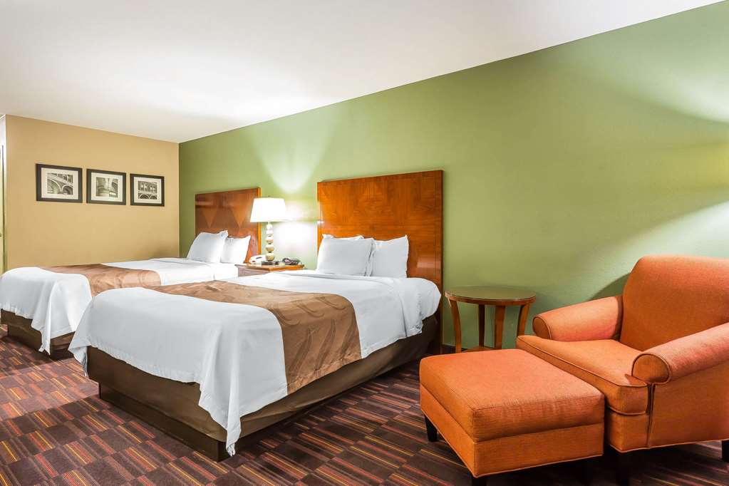 Quality Inn & Suites near Robins Air Force Base - photo 19