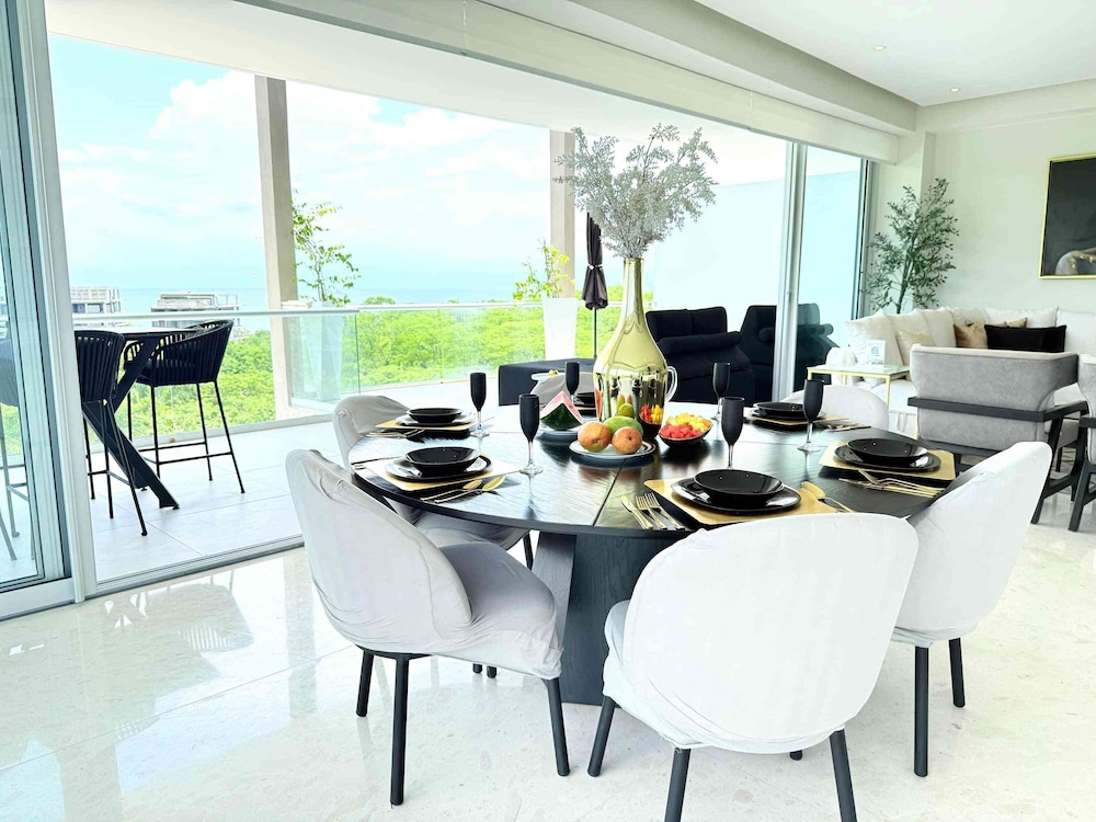 Luxury 2BR Bolongo Ocean View Private Beach — 4-Star Luxury Hotel in Higuera Blanca, Mexico