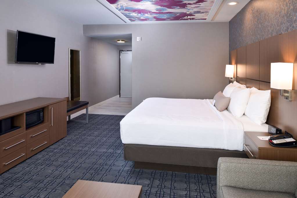 Best Western Plus Coalinga Inn - photo 23