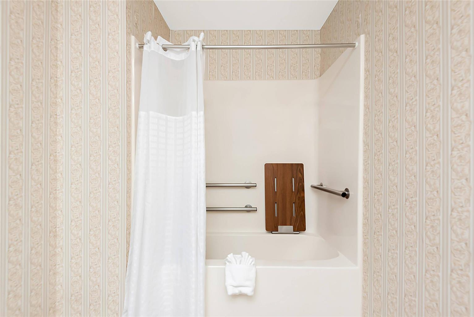 Comfort Suites New Orleans East - photo 21
