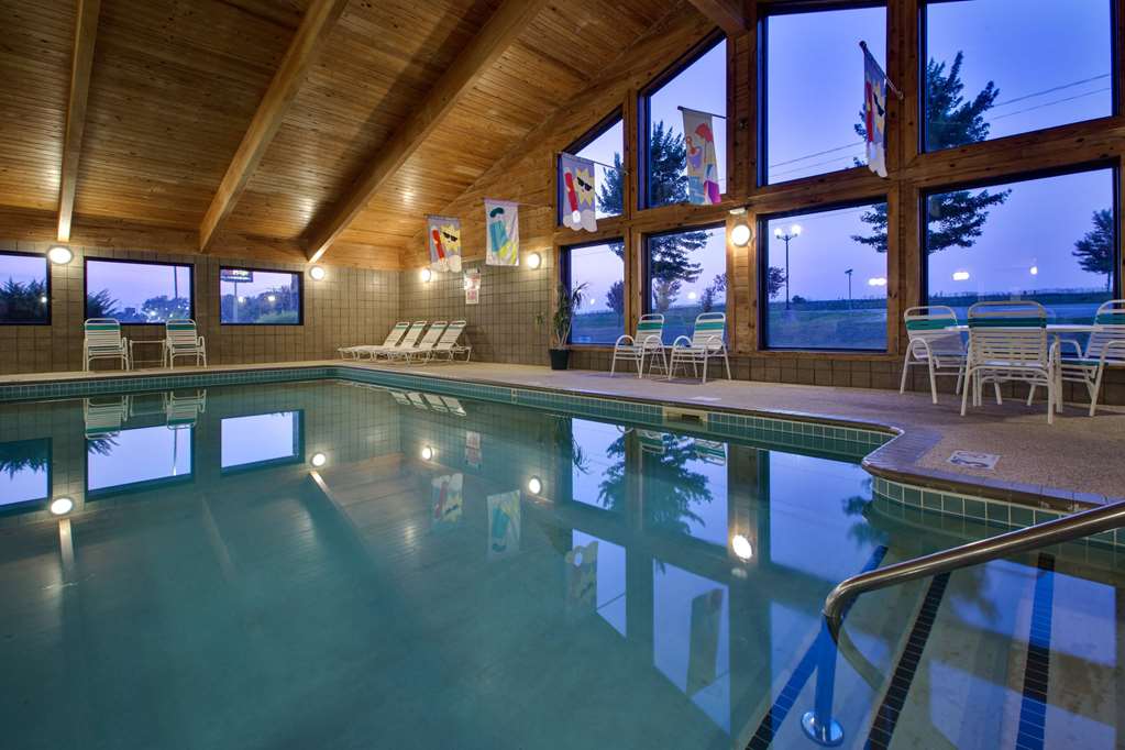 AmericInn by Wyndham Grundy Center - photo 6