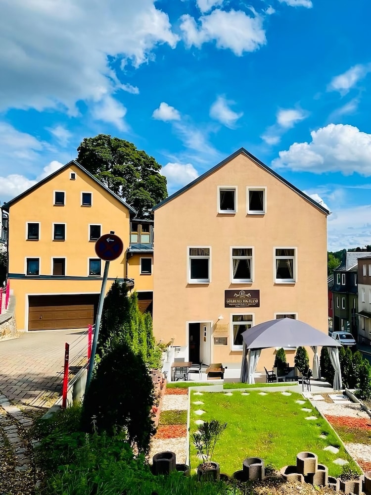 Pension Goldenes Vogtland — 4-Star Luxury Hotel in Adorf, Germany
