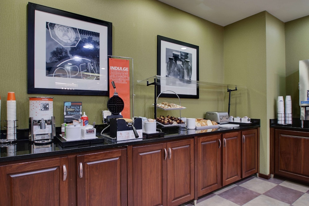 Hampton Inn Warner Robins - photo 39