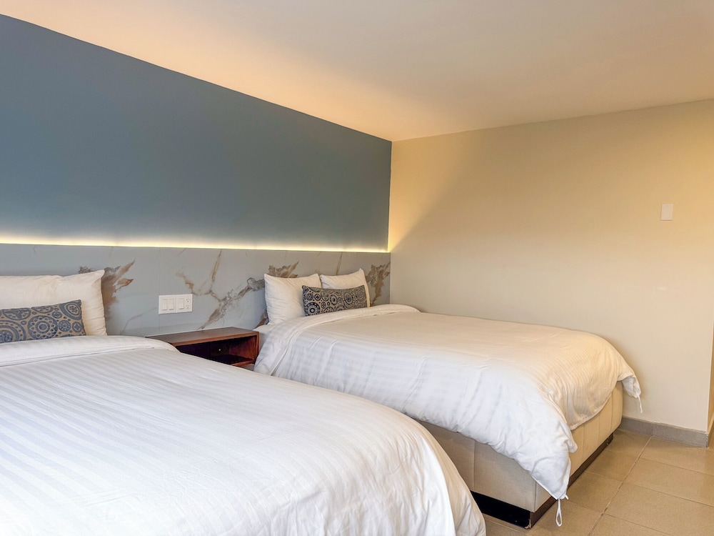Hotel Corona Plaza