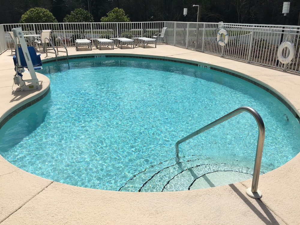 Holiday Inn Express Defuniak Springs by IHG - photo 9