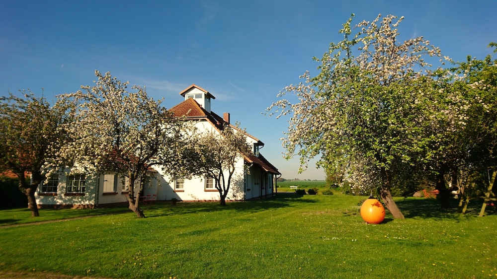 Pension Schwalbenhof — 4-Star Luxury Hotel in Klausdorf, Germany