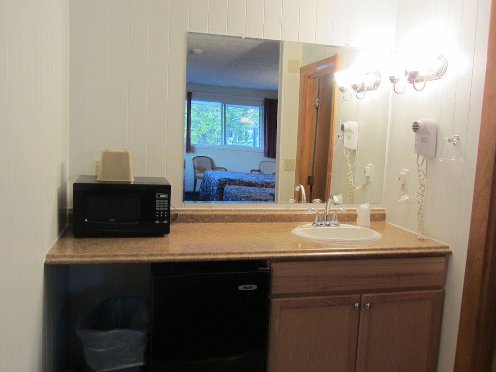Green Dolphin Motel - photo 9