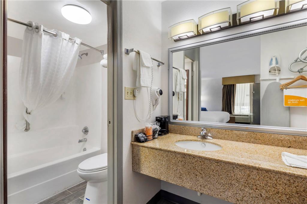 Clarion Pointe Morrow Atlanta South - photo 18