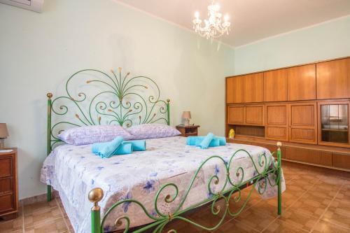 GuestHost Ploaghe Cozy House with Patio — 4-Star Luxury Hotel in Ploaghe, Italy