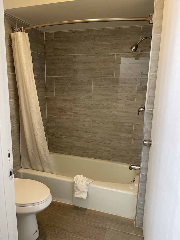 Aerospace Inn - photo 14