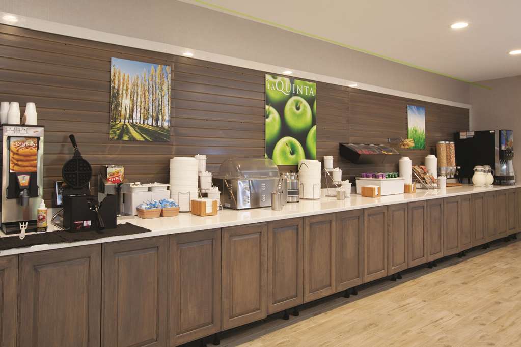 La Quinta Inn & Suites by Wyndham Williamsburg Historic Area - photo 35
