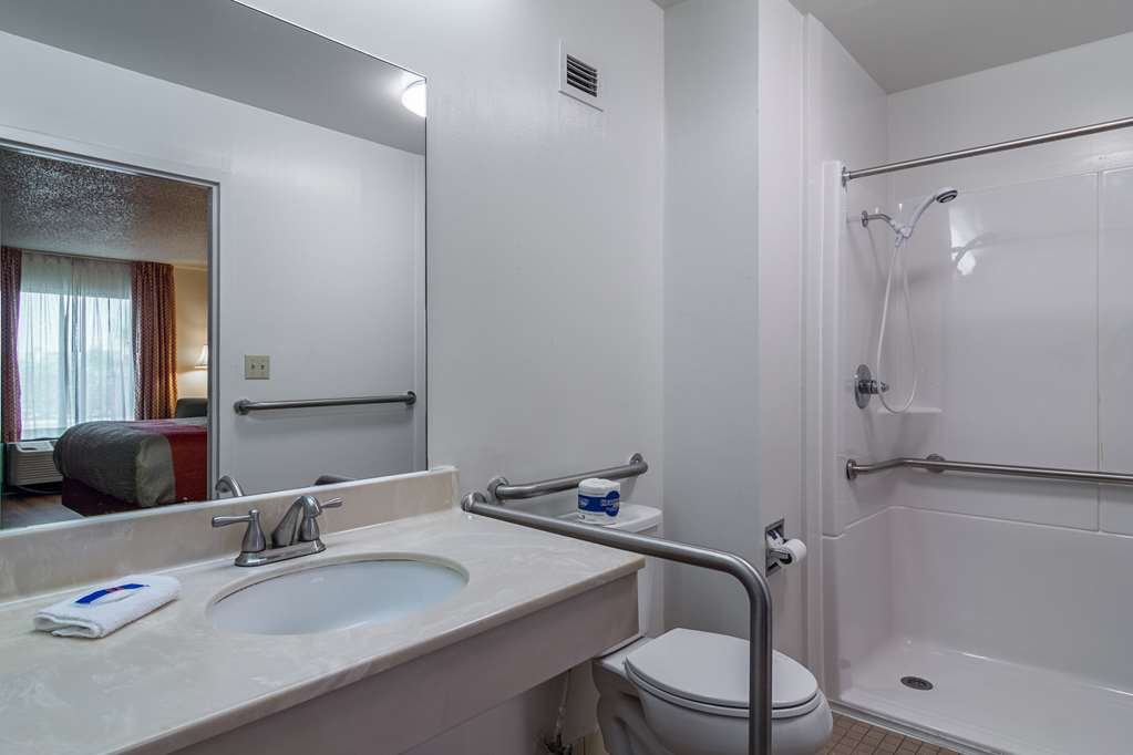 Motel 6 Waycross - photo 21