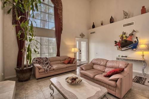 Home Suite In Perfect Location