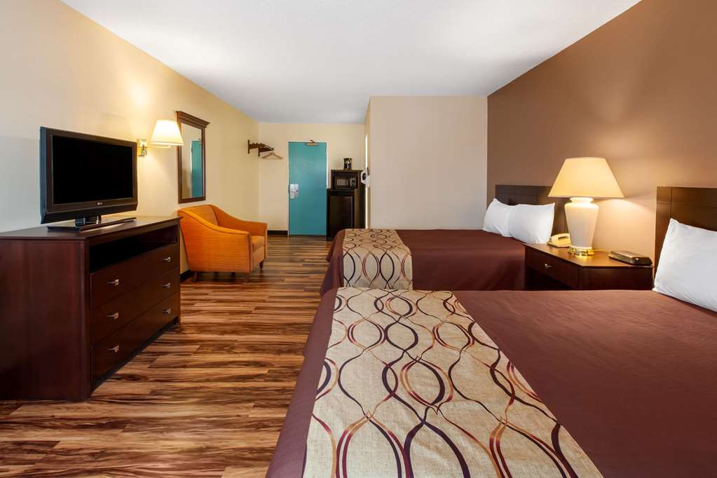 Travelodge by Wyndham Cleveland Airport - photo 24