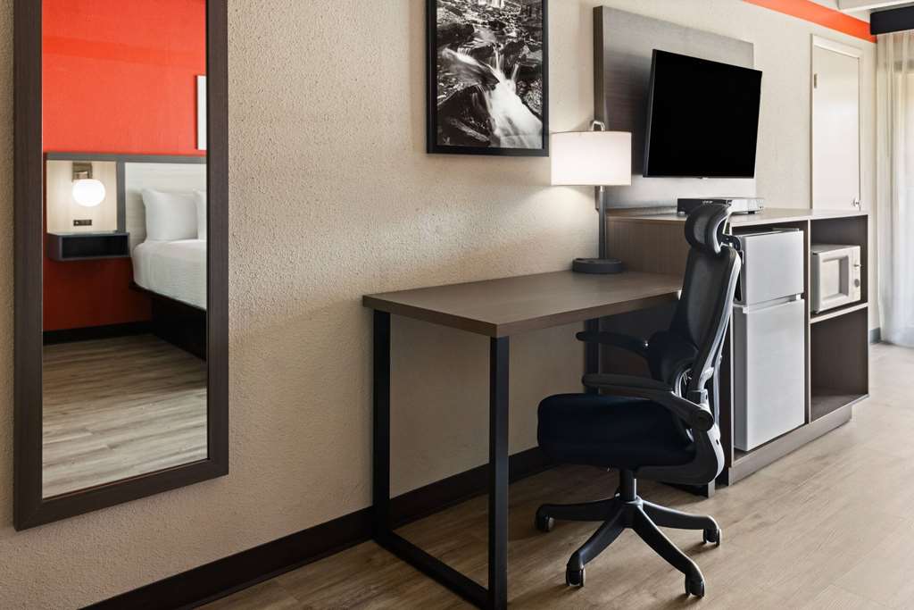 Ramada by Wyndham Parsippany - photo 14