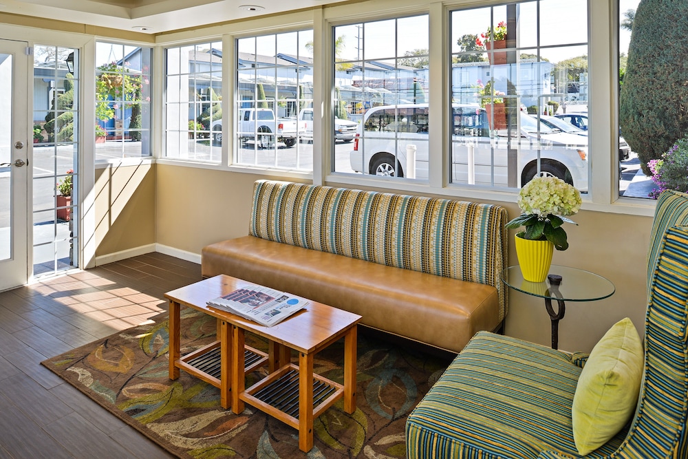 Blu Pacific Hotel - photo 3
