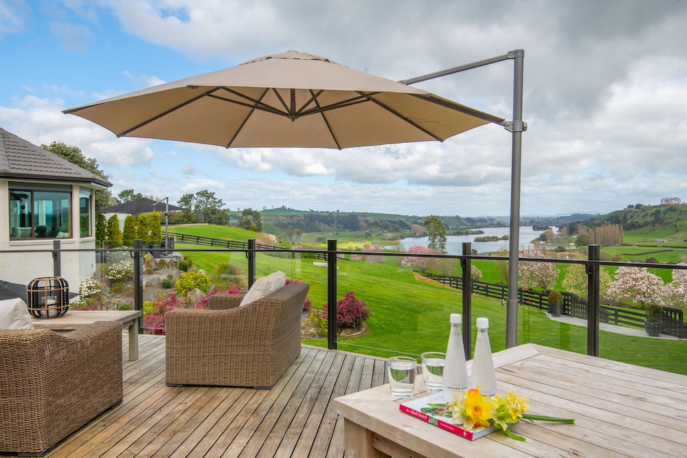 Lakeview Lodge Karapiro — 5-Star Luxury Hotel in Cambridge, New Zealand
