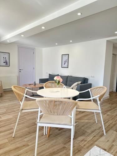 2BR Terrace Bagrati View Parking