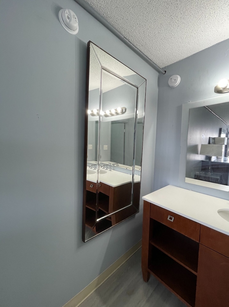 Lamplighter Inn By OYO Charlotte Airport Area - photo 28