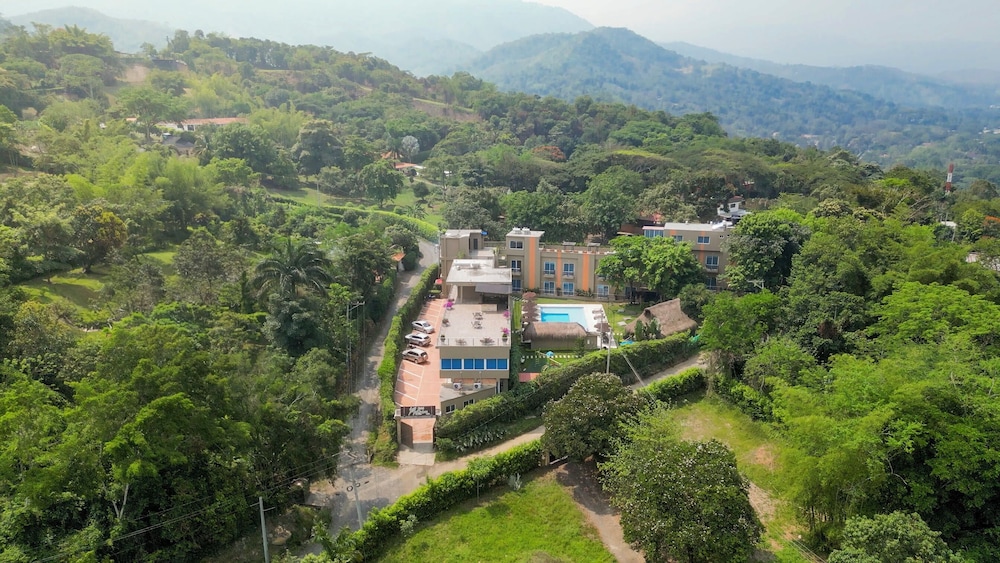 Hotel Natural Hill’s by H&R in Villeta, Colombia