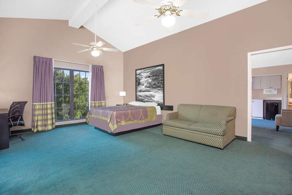 Super 8 by Wyndham Austell Six Flags - photo 15