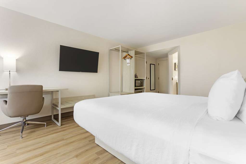 Best Western Plus Sugar Land Stafford - photo 28