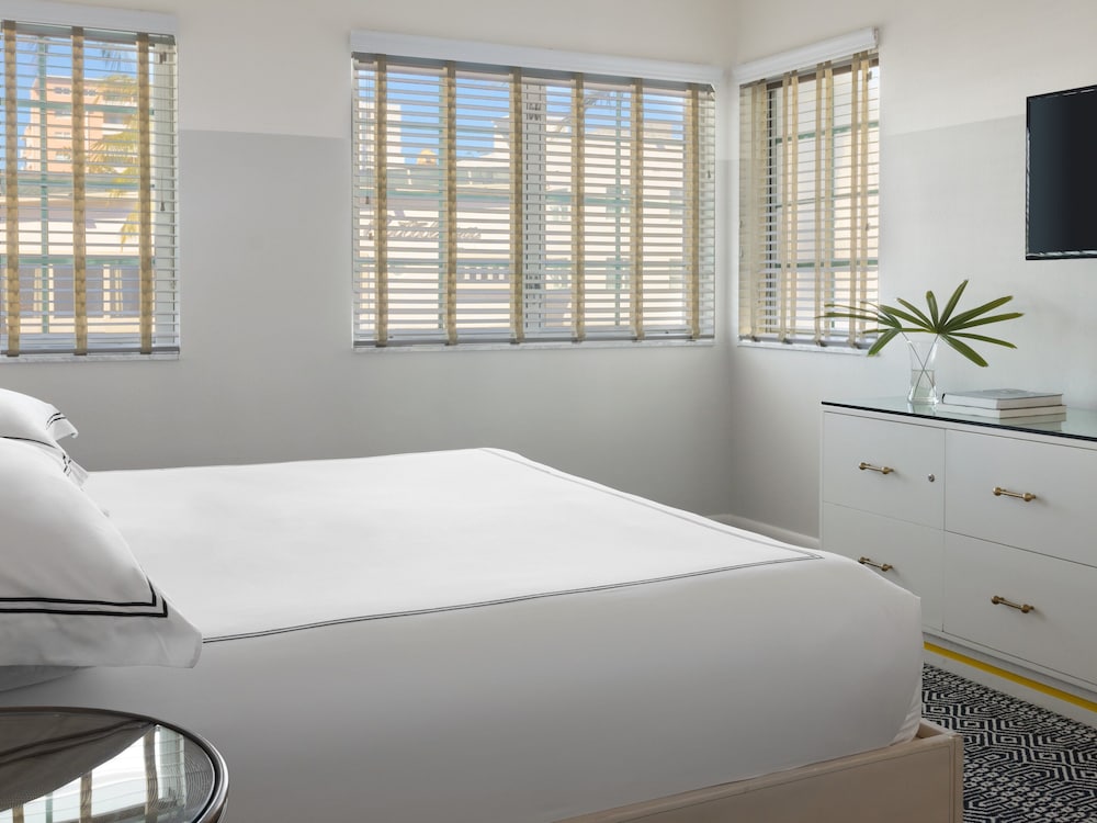 Kimpton Surfcomber Hotel by IHG - photo 19