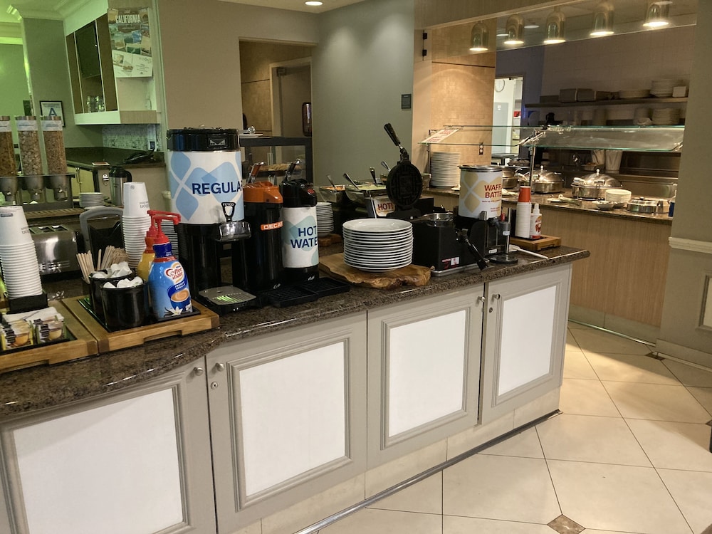 Hilton Garden Inn San Bernardino - photo 54