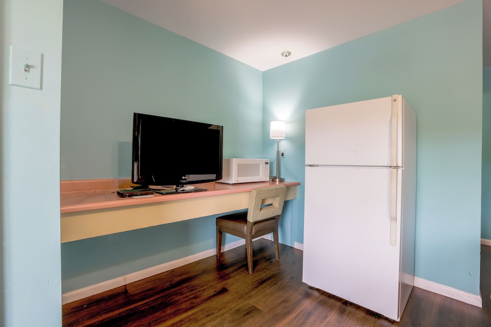 Relax Inn By OYO Natural Bridge I 81 - photo 6