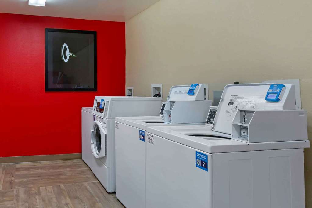 Extended Stay America Select Suites Phoenix Scottsdale North - photo 39