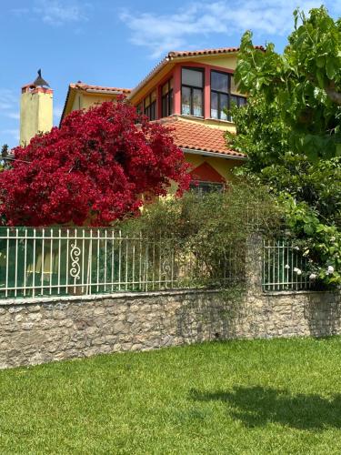 Spiti Eutychia — 4-Star Luxury Hotel in Aigio, Greece