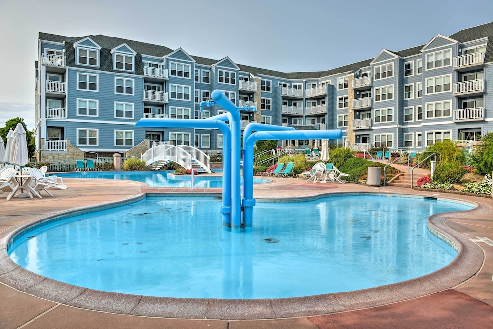 Oceanfront Resort Year round Pools Private Beach - photo 23