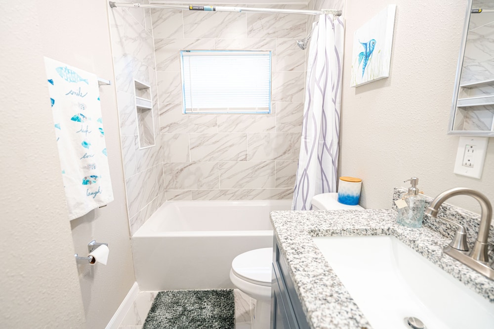 University Serenity Suites 14th - photo 27